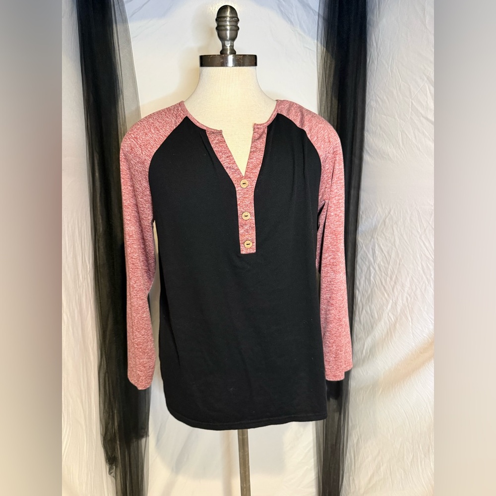 BloomChic Black and Pink Top